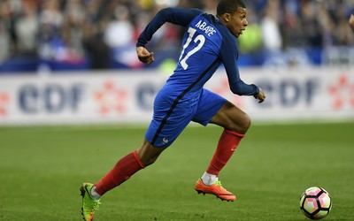 浩瀚体育-加维拒绝庆祝进球尊重老东家